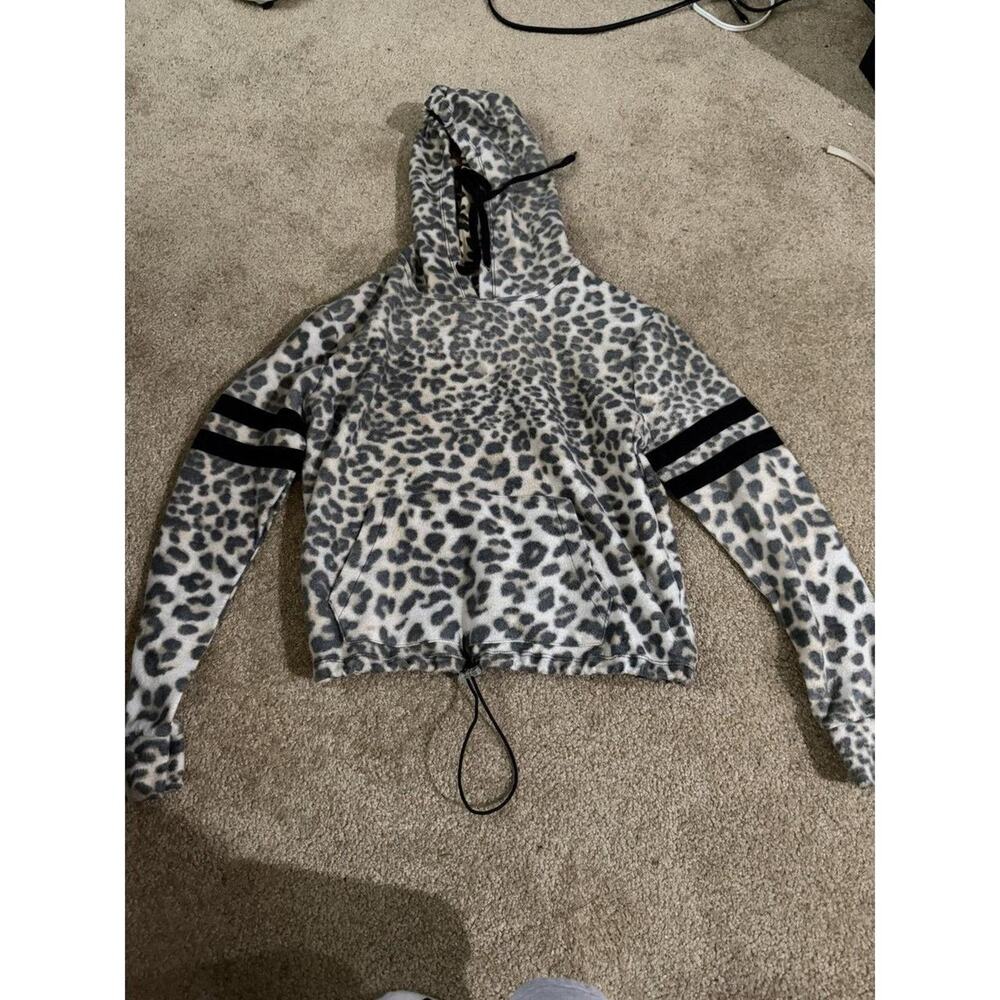 Women's No Boundaries Cinched Bottom Cheetah Print Pullover Size M
